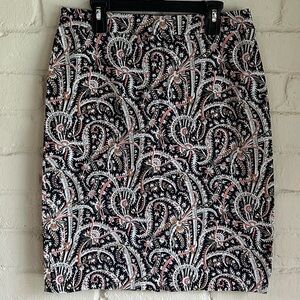 J.Crew size 2 pencil skirt navy blue and cream paisley pattern
